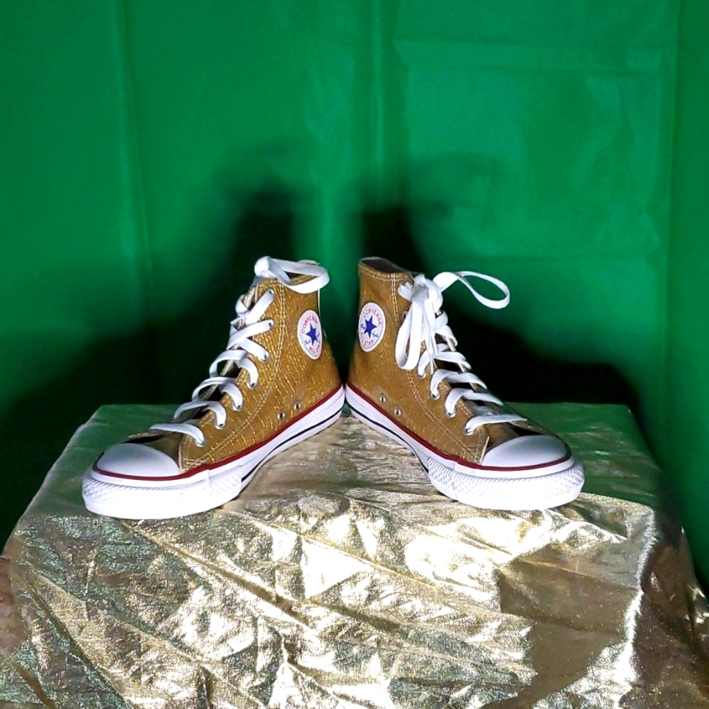CONVERSE CTAS HI SZ 6 BOYS/8 WOMEN